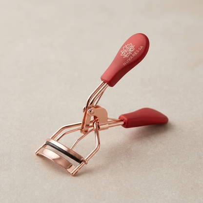 Nuvaressa Classic Eyelash Curler — angle
